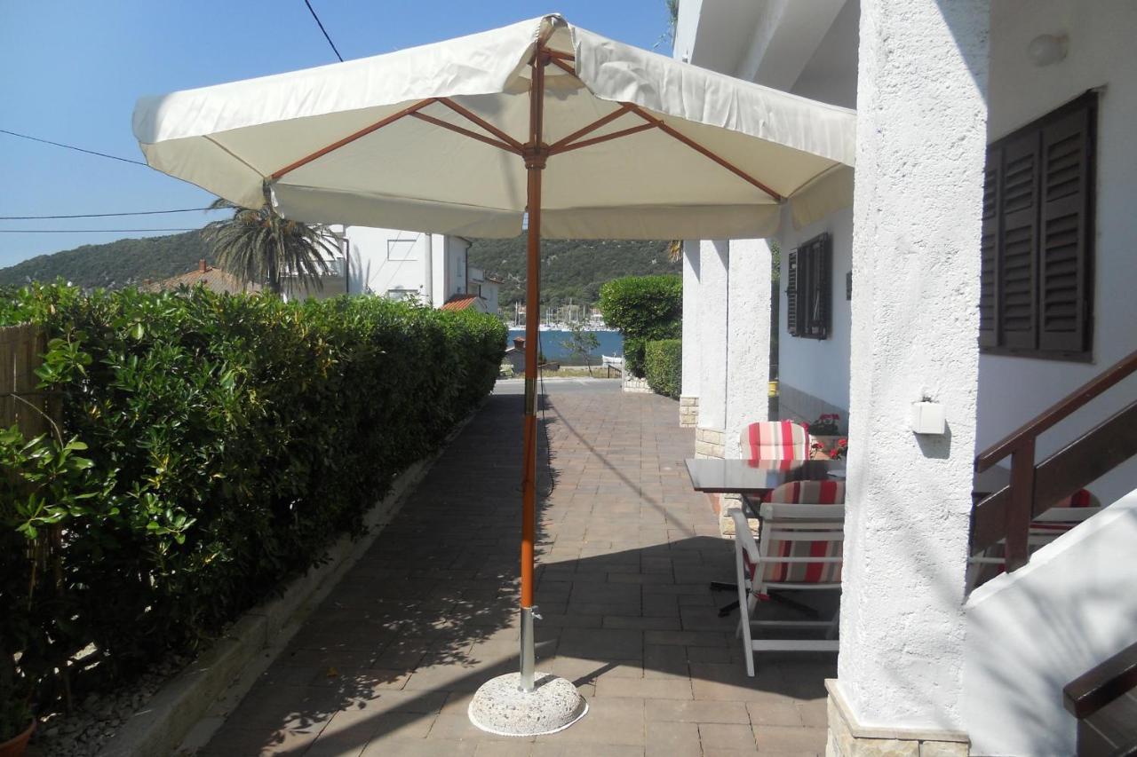Apartment Supetarska Draga - Donja 5030A Luaran gambar